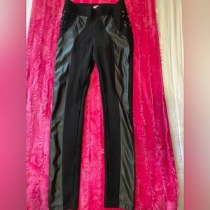 Black Leggings With Pu Leather Details
